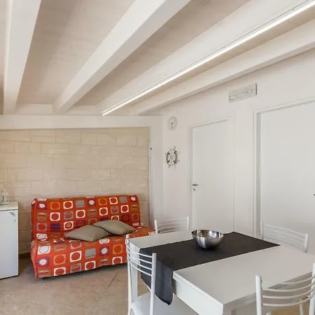 Casa Vacanza Nella Marinella Di Montalbano * Punta Secca